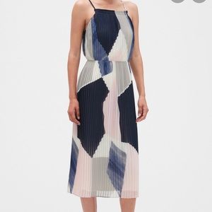 Banana Republic Pleated Midi-dress